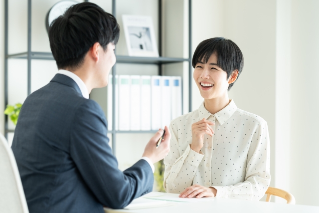営業担当に相談する人